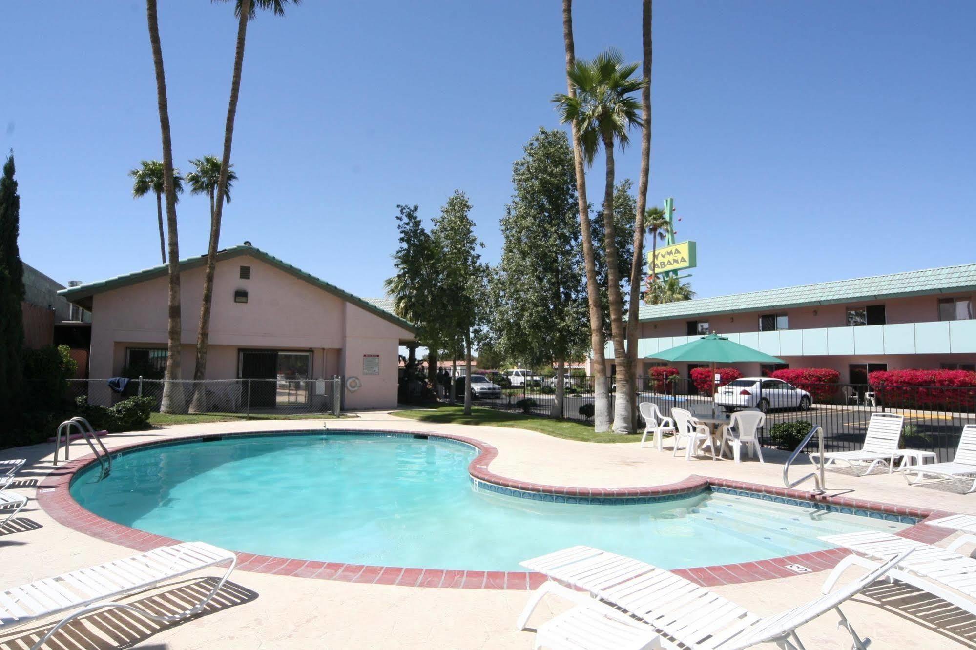 Econo Lodge Inn & Suites Yuma I-8 Exterior photo