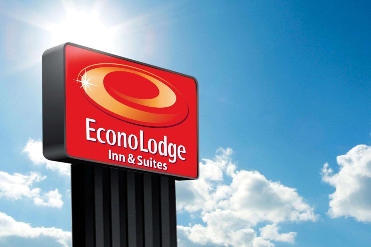 Econo Lodge Inn & Suites Yuma I-8 Exterior photo